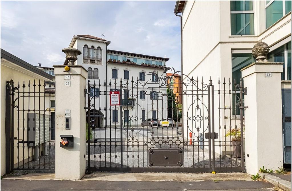 Lux Apartment 2 Milano Metro M2 Εξωτερικό φωτογραφία